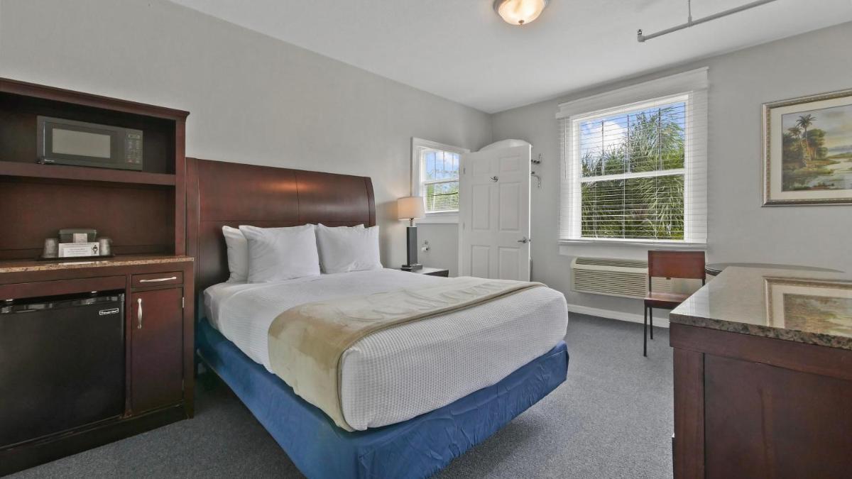 Crystal Bay Historic Hotel - image 4