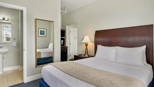 Crystal Bay Historic Hotel - image 43