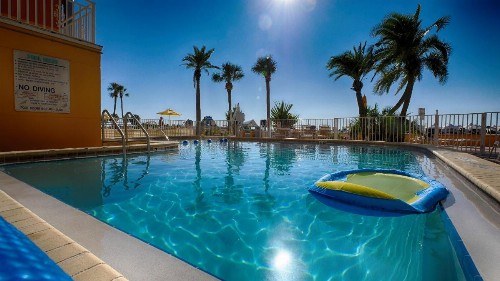 Page Terrace Beachfront Hotel - image 16