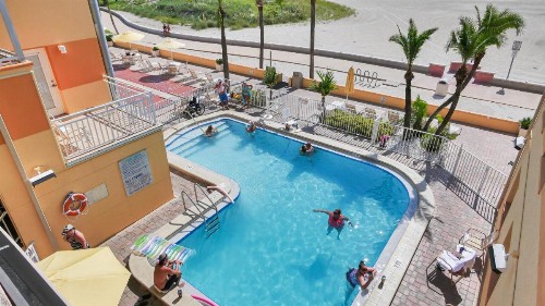 Page Terrace Beachfront Hotel - image 3