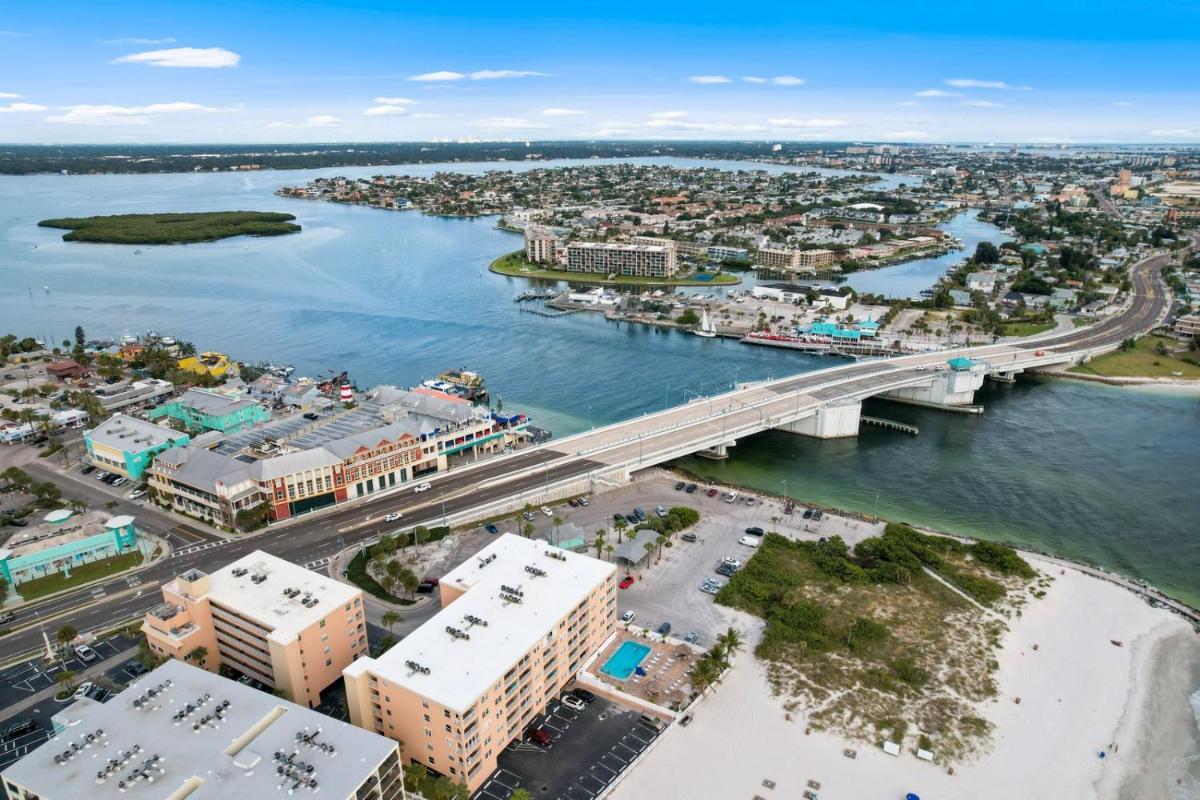 312 Beach Place Condos - image 2