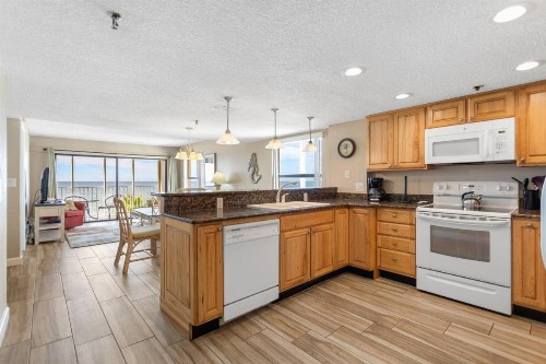 312 Beach Place Condos - image 33
