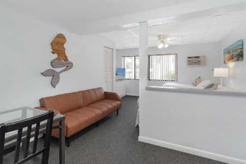 Sabal Palms Inn - image 10