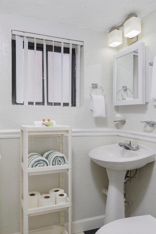 Sabal Palms Inn - image 26
