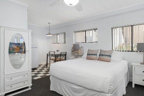 Sabal Palms Inn - image 44