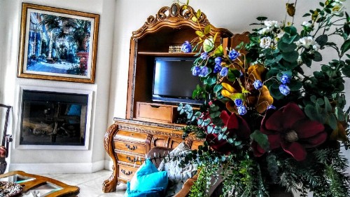 Beach and Bay MediterraneanTownhouse - image 11