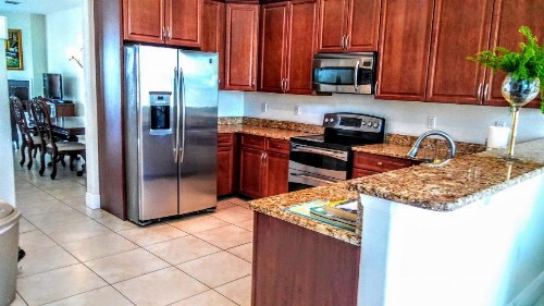 Beach and Bay MediterraneanTownhouse - image 16