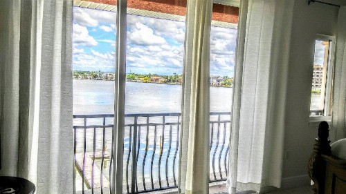 Beach and Bay MediterraneanTownhouse - image 25