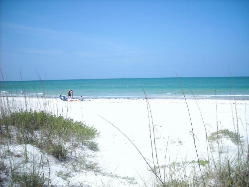 Beach and Bay MediterraneanTownhouse - image 35
