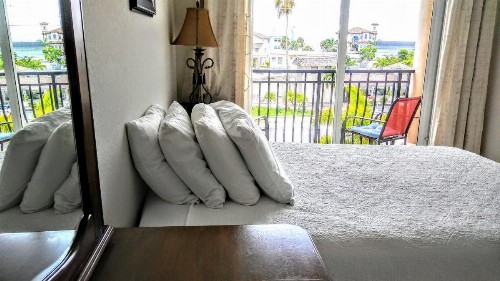 Beach and Bay MediterraneanTownhouse - image 39