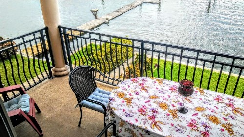 Beach and Bay MediterraneanTownhouse - image 8