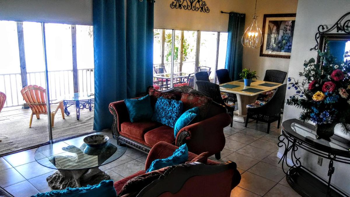 3000 Sq Ft Beach and Bay Condo - image 4