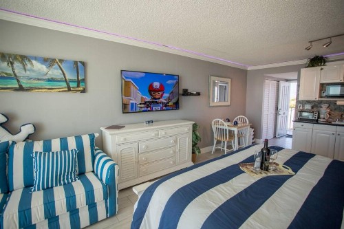 413 - Island Inn - image 13