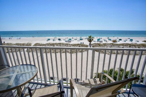 413 - Island Inn - image 19