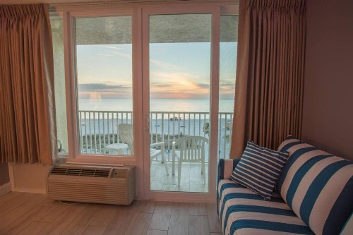 413 - Island Inn - image 20