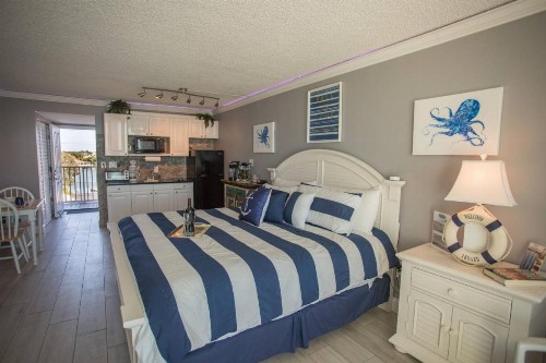 413 - Island Inn - image 25