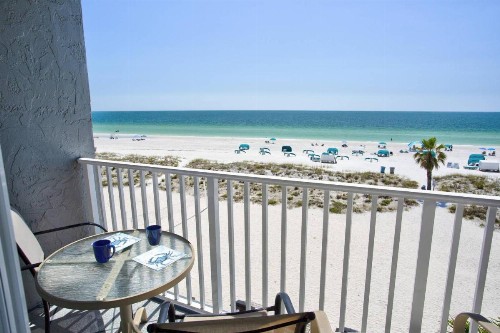 413 - Island Inn - image 32