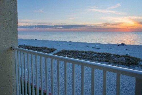 413 - Island Inn - image 39