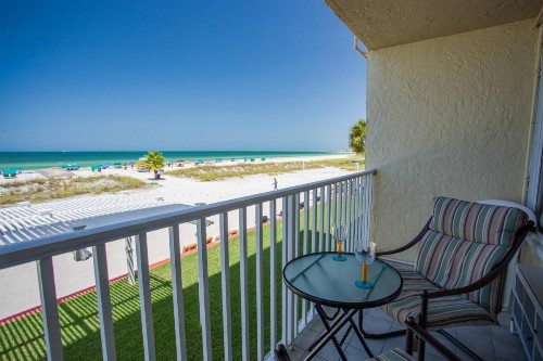 216 - Island Inn - image 1