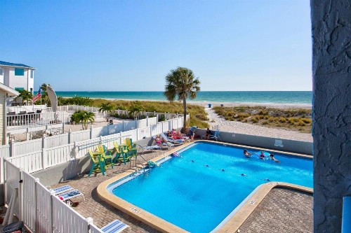 216 - Island Inn - image 16