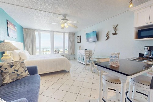 216 - Island Inn - image 21