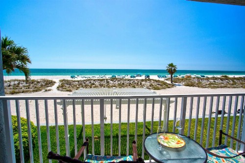 216 - Island Inn - image 27