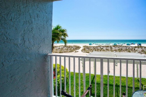 216 - Island Inn - image 28