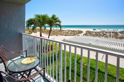 216 - Island Inn - image 32