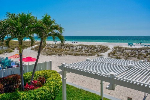 216 - Island Inn - image 36