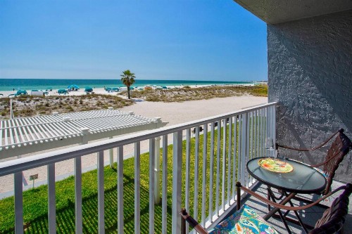 216 - Island Inn - image 39