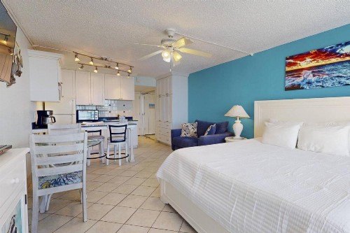 216 - Island Inn - image 7