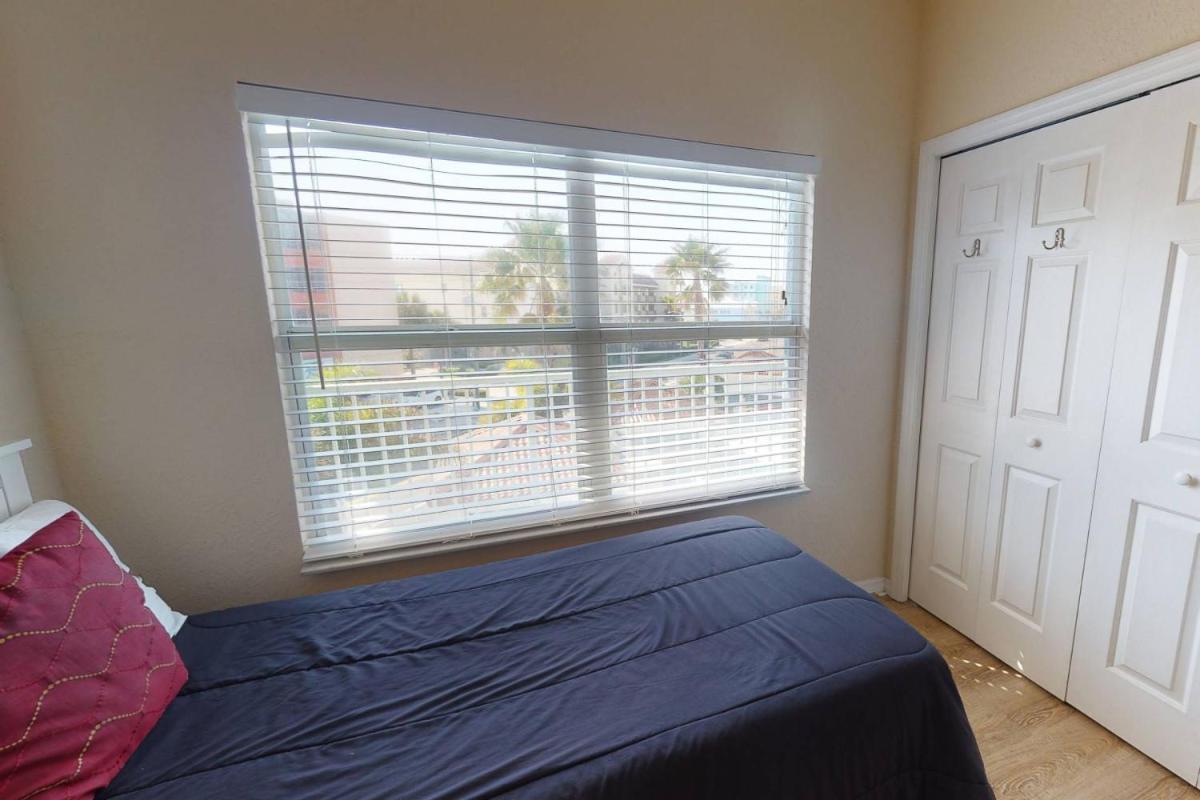 305 - Skyline - image 3