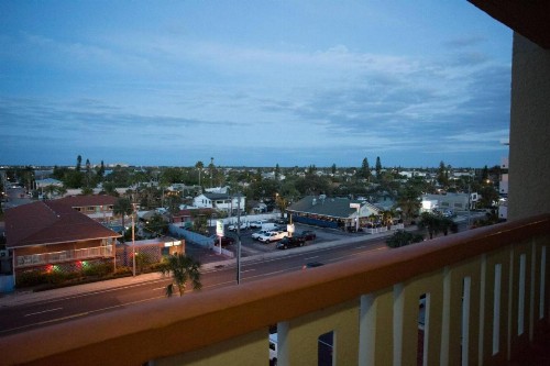 405 - Las Brisas - image 15