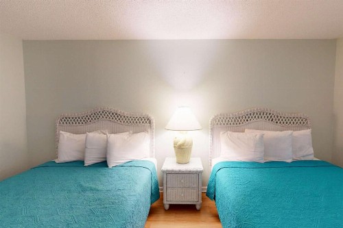 307 - Beach Place - image 14