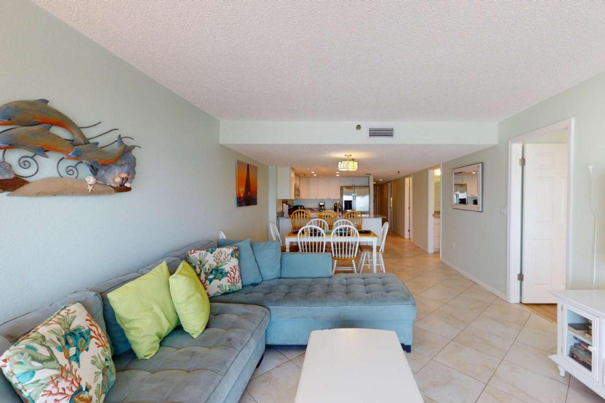 307 - Beach Place - image 2