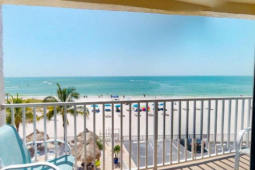 307 - Beach Place - image 21