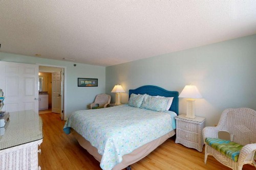 307 - Beach Place - image 29