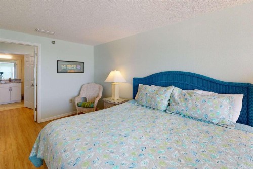 307 - Beach Place - image 7