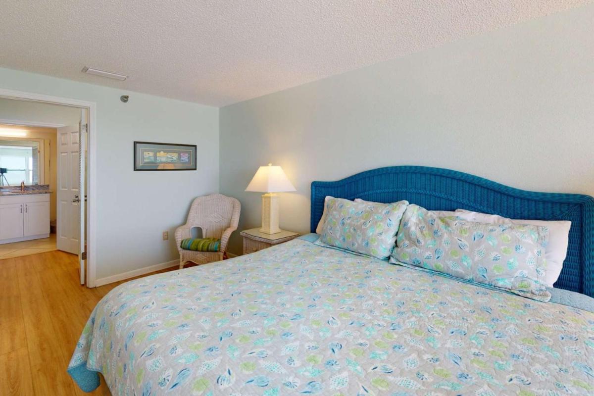 307 - Beach Place - image 7