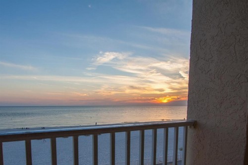 307 - Beach Place - image 8