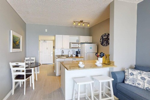 607 - Island Inn - image 37