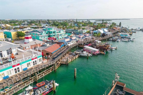318 - Island Inn - image 15