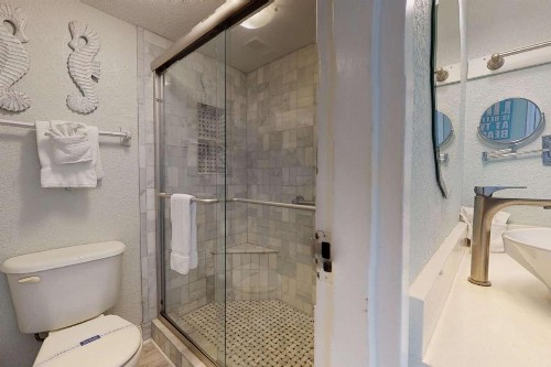 318 - Island Inn - image 16