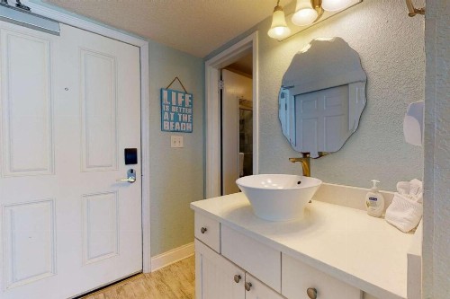 318 - Island Inn - image 3