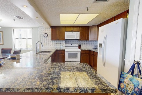 208 - Las Brisas - image 32