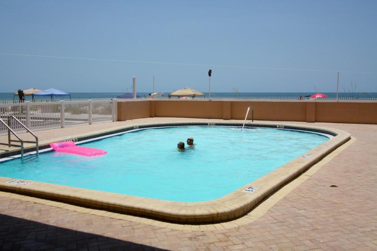 301 - Sunset Chateau - image 4