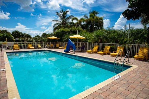 607 - South Beach Condos - image 13