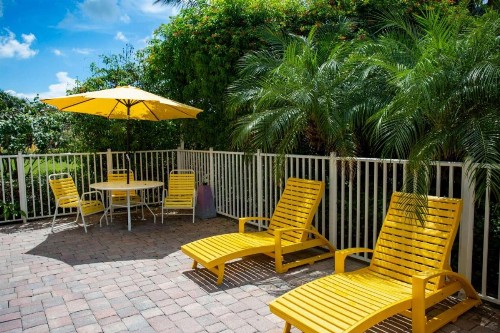 607 - South Beach Condos - image 2