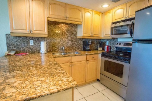 607 - South Beach Condos - image 7