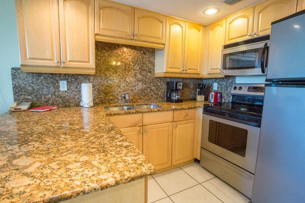 607 - South Beach Condos - image 7